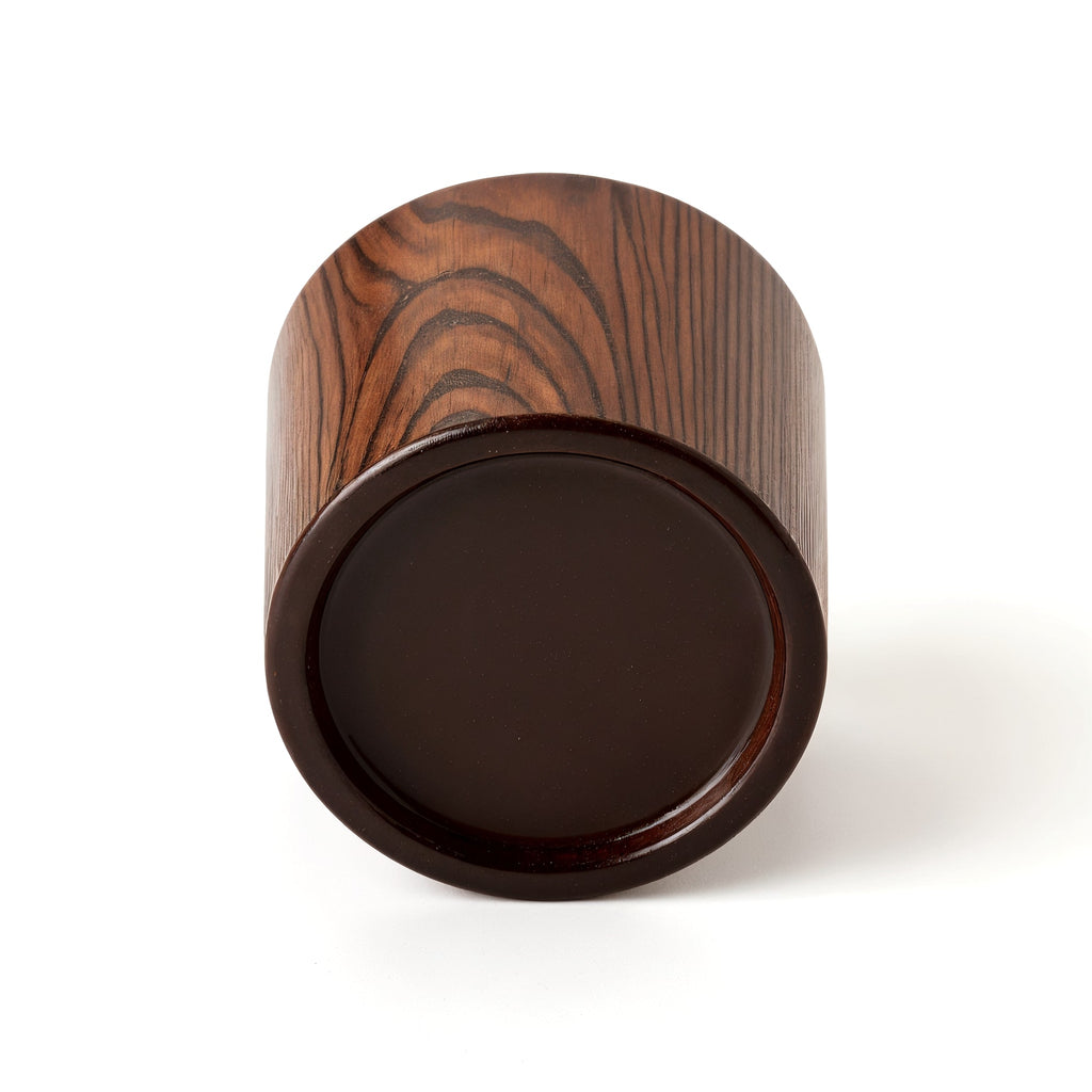 Naldony Sandalwood Serenity Soy Candle — Close-up of the wooden grain pattern on the jar