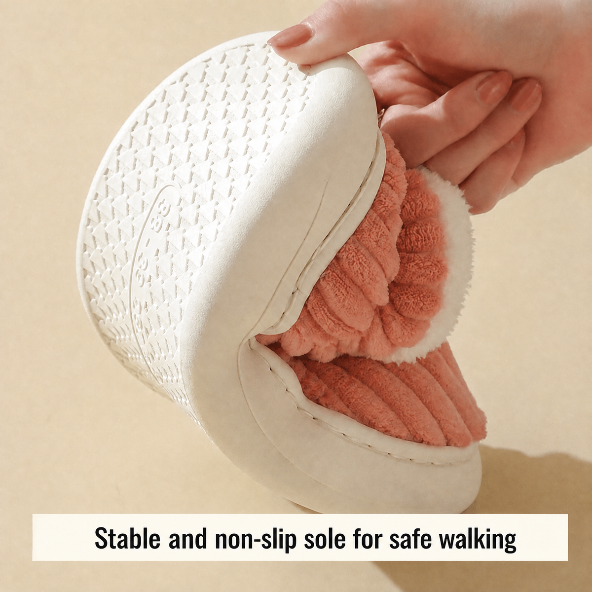 Closed-back winter slippers in ribbed fabric with fleece lining
