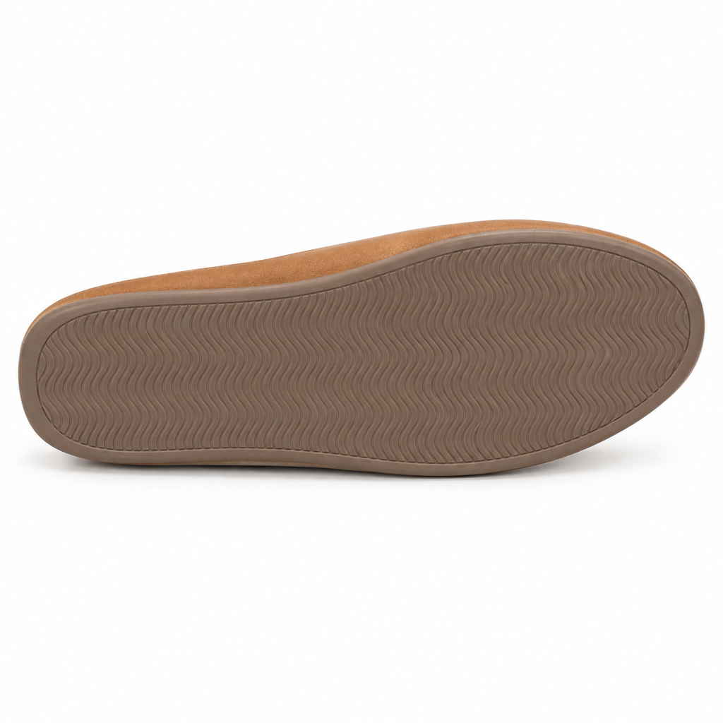 Close-up of the leather texture on naldony Slippers