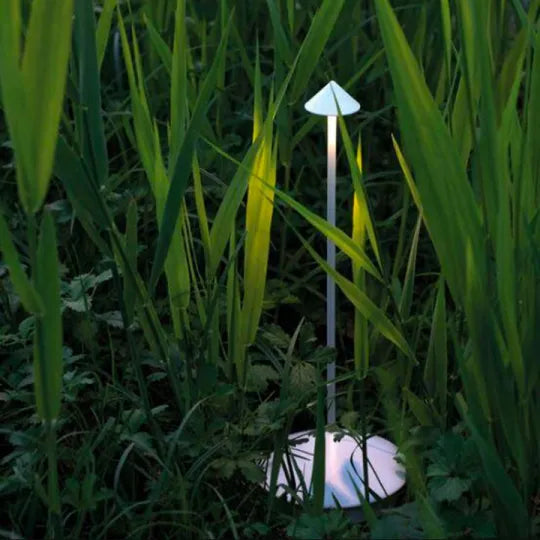 Cordless rechargeable LED table lamp