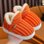 Closed-back winter slippers in ribbed fabric with fleece lining