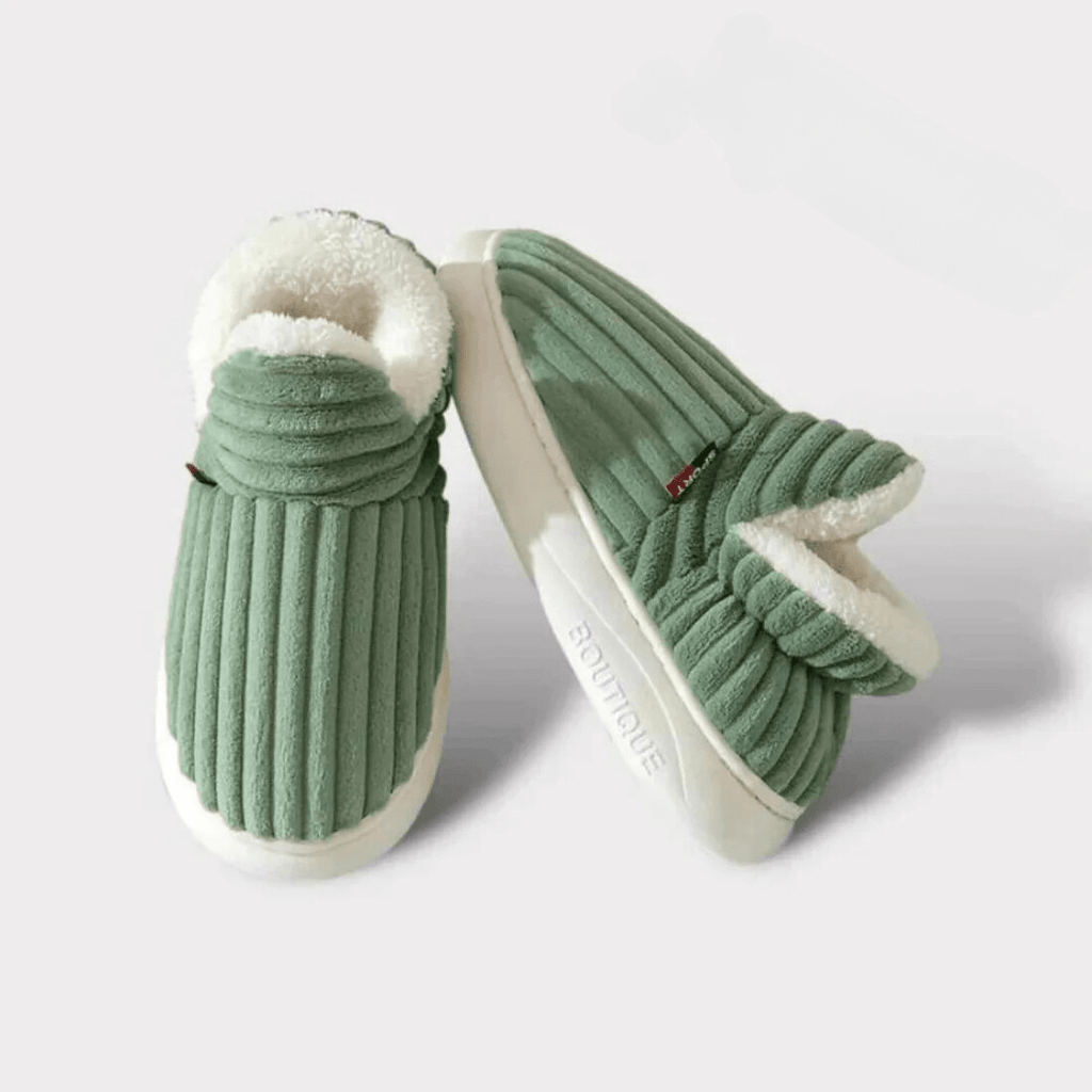 Closed-back winter slippers in ribbed fabric with fleece lining