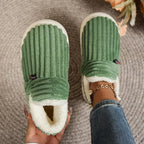 Closed-back winter slippers in ribbed fabric with fleece lining