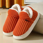 Closed-back winter slippers in ribbed fabric with fleece lining