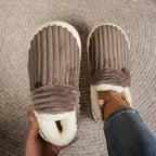 Closed-back winter slippers in ribbed fabric with fleece lining