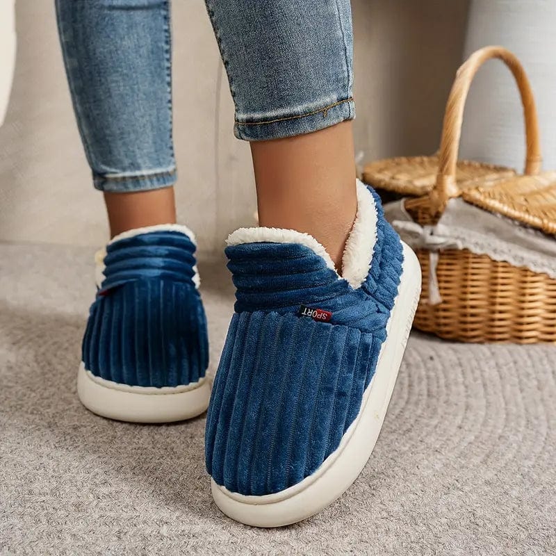 Closed-back winter slippers in ribbed fabric with fleece lining