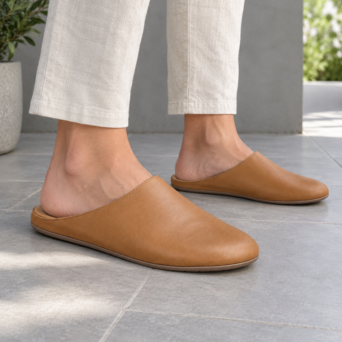 Side profile of naldony Men's Leather Slip-On Slippers
