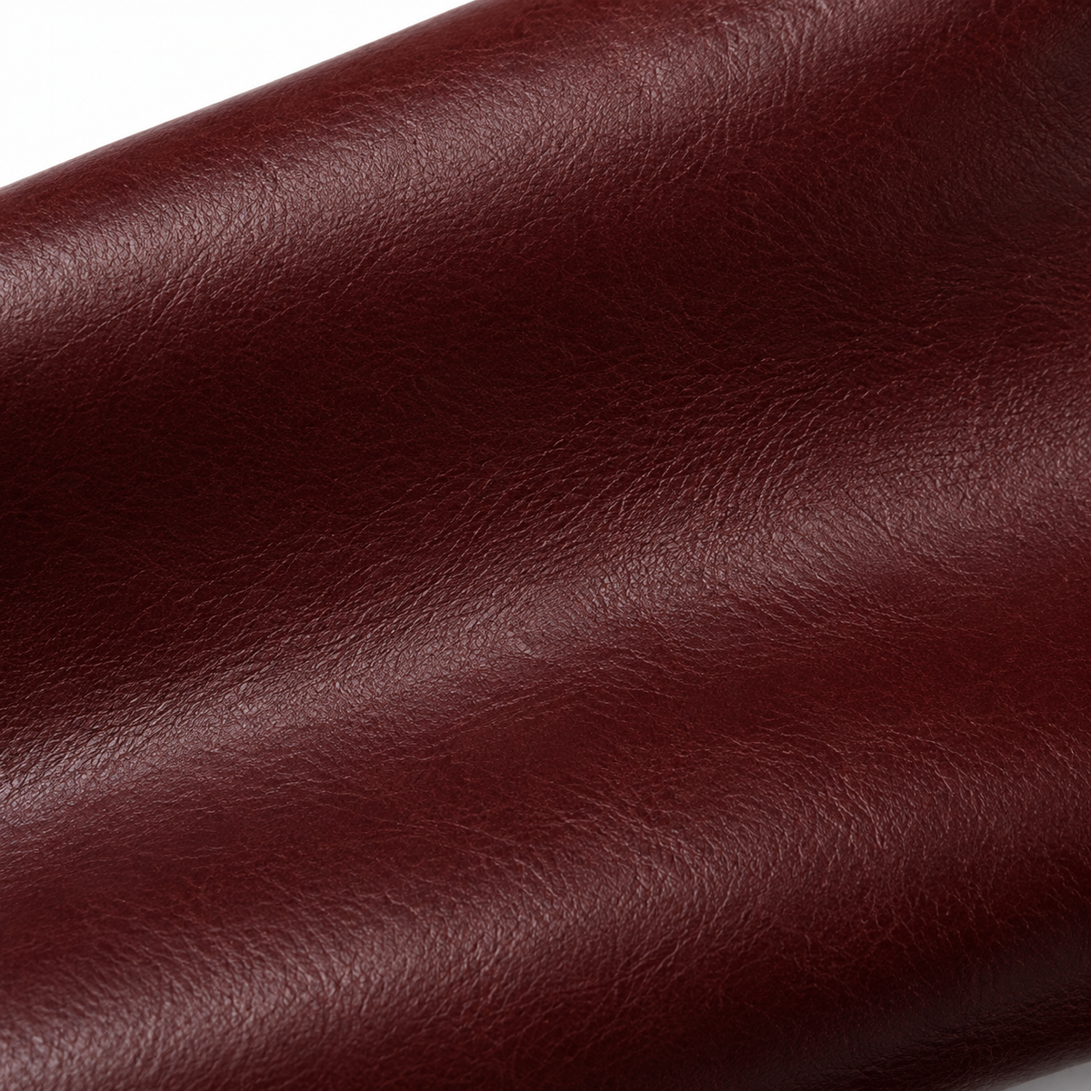 Naldony men's belt showing adjustable holes.