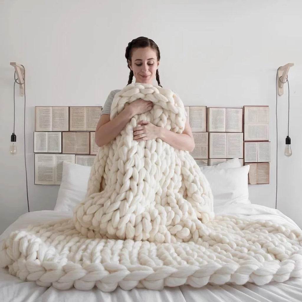 Chunky Knit Blanket – Cozy Wool Blanket for Every Room – Soft & Warm – Perfect for Sofa and Bed