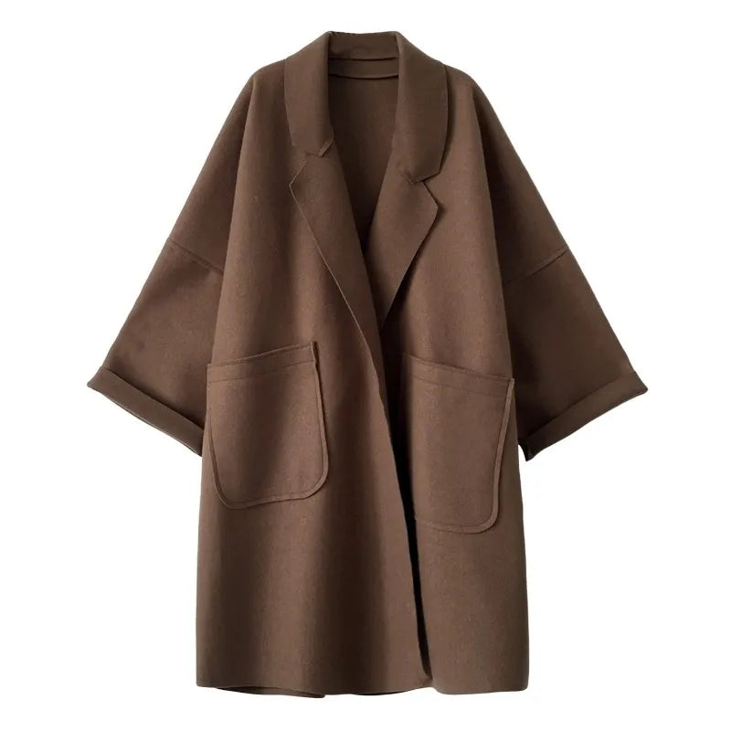 Women's oversized coat with patch pockets