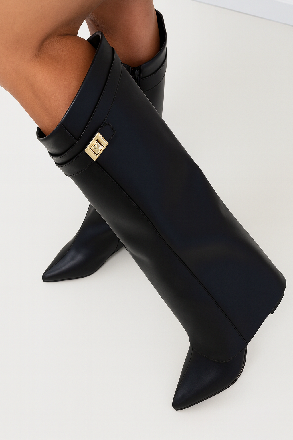 Elegant women’s high boots in leather or suede, 8.5 cm heel