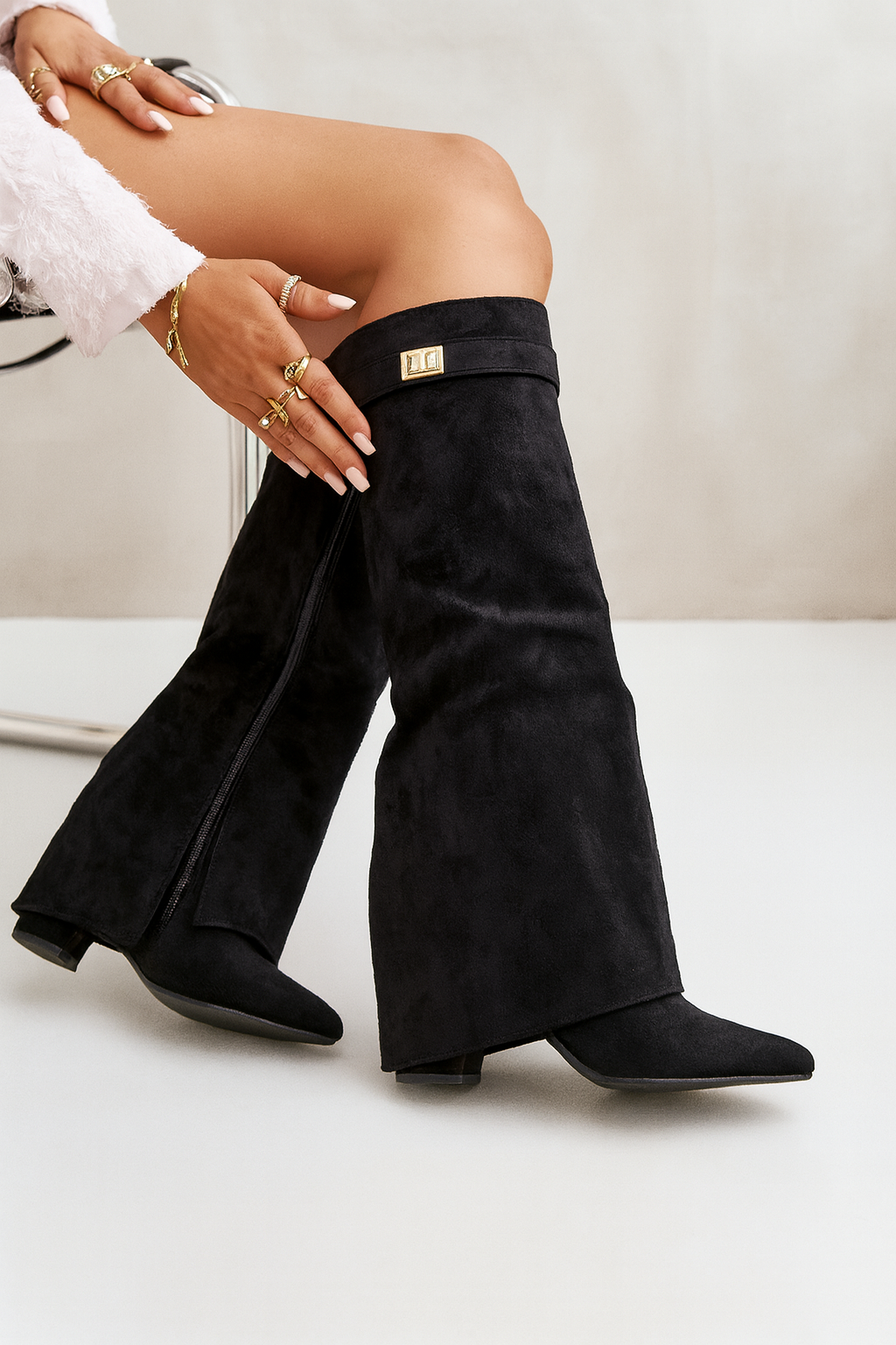 Elegant women’s high boots in leather or suede, 8.5 cm heel
