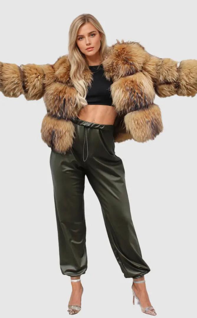 Women’s faux fur jacket with long sleeves