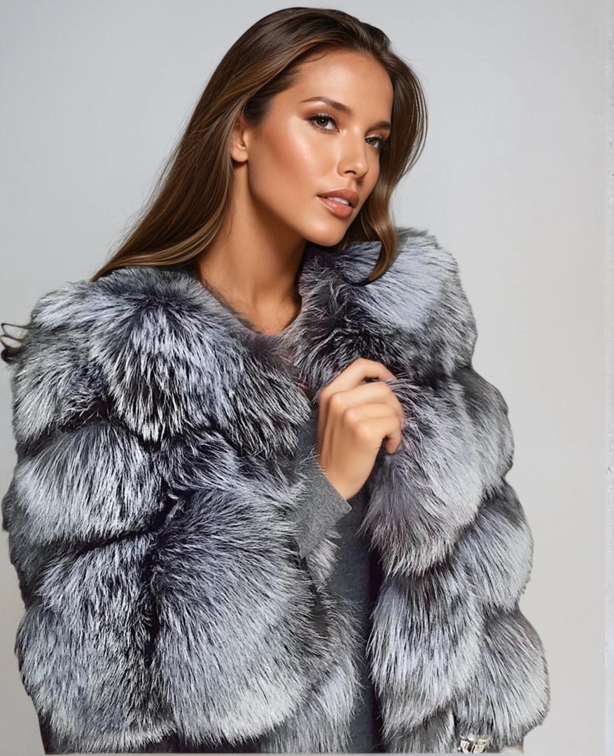 Women’s faux fur jacket with long sleeves