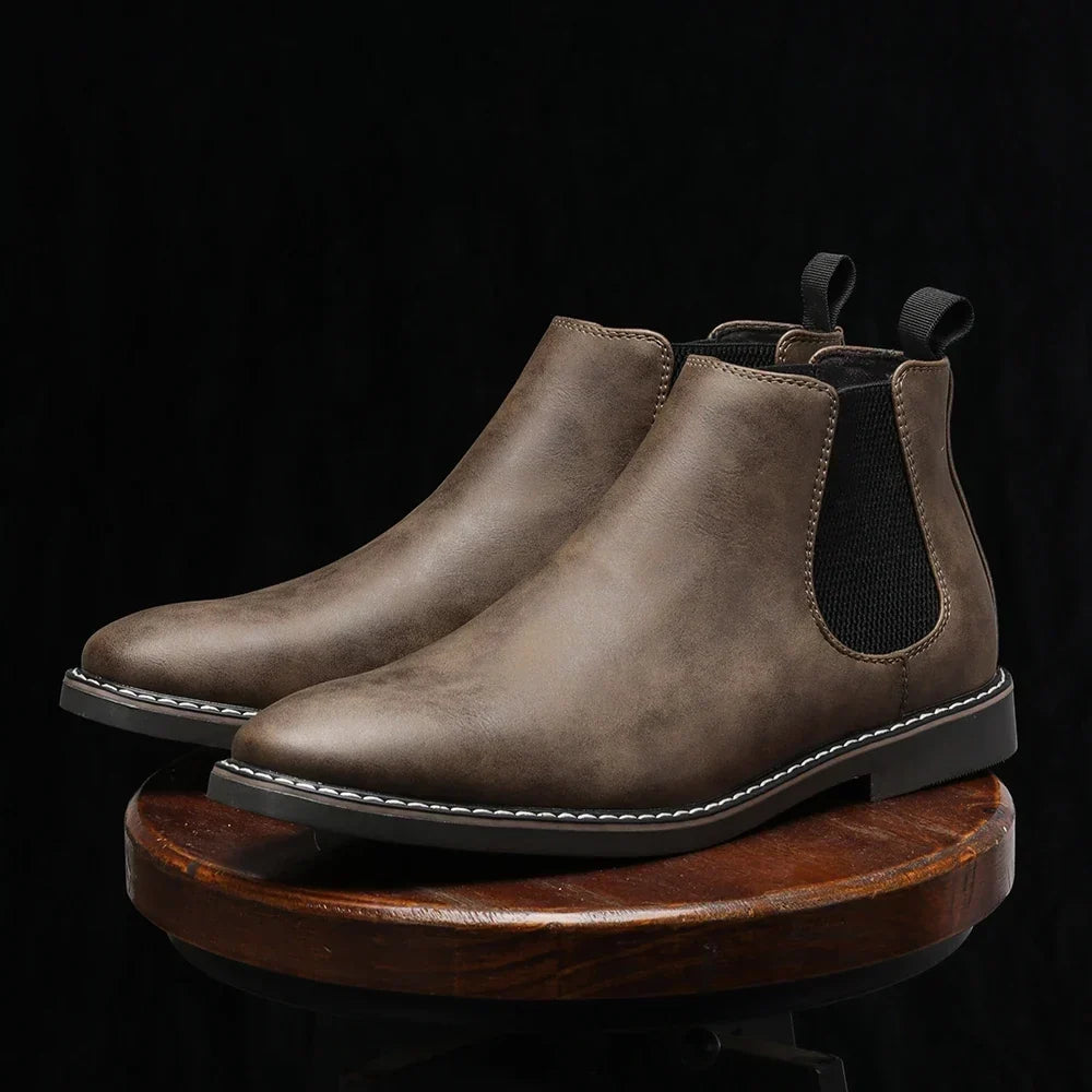 Men's Chelsea boots with elasticated side panels