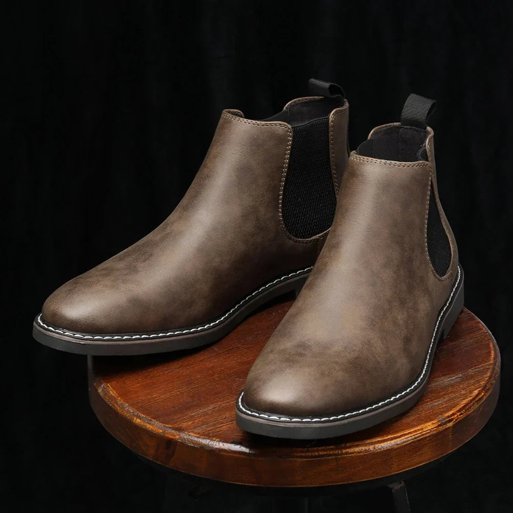 Men's Chelsea boots with elasticated side panels