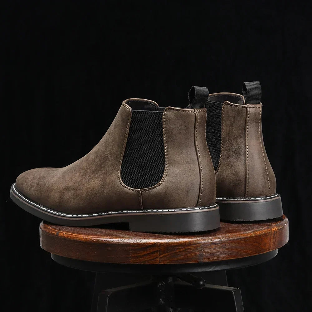 Men's Chelsea boots with elasticated side panels