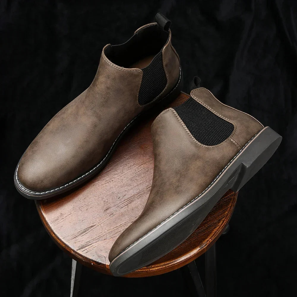 Men's Chelsea boots with elasticated side panels