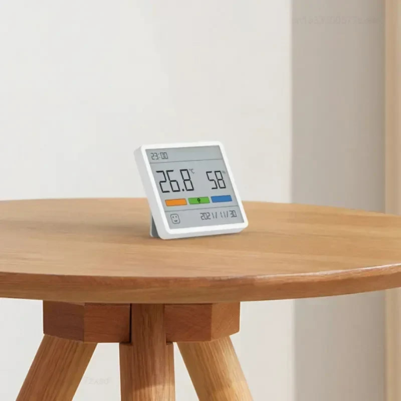 All-in-One Indoor Humidity Metre, Clock & Digital Thermometer - Digital Display
