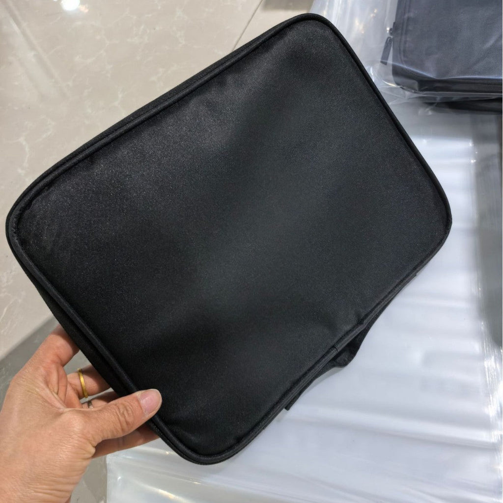 Compact protective laptop sleeve