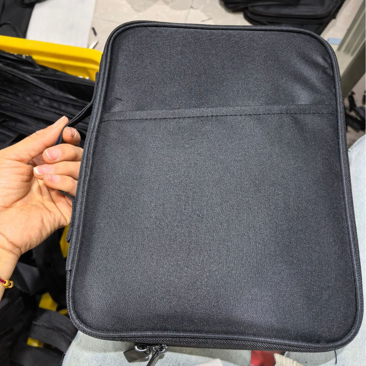 Compact protective laptop sleeve