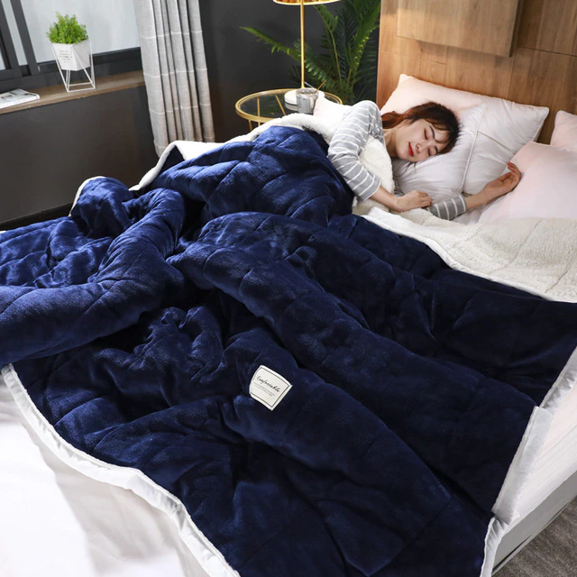 Cosy Winter Blanket | Soft Velvet & Lambswool | Machine Washable | Ideal for Autumn & Winter