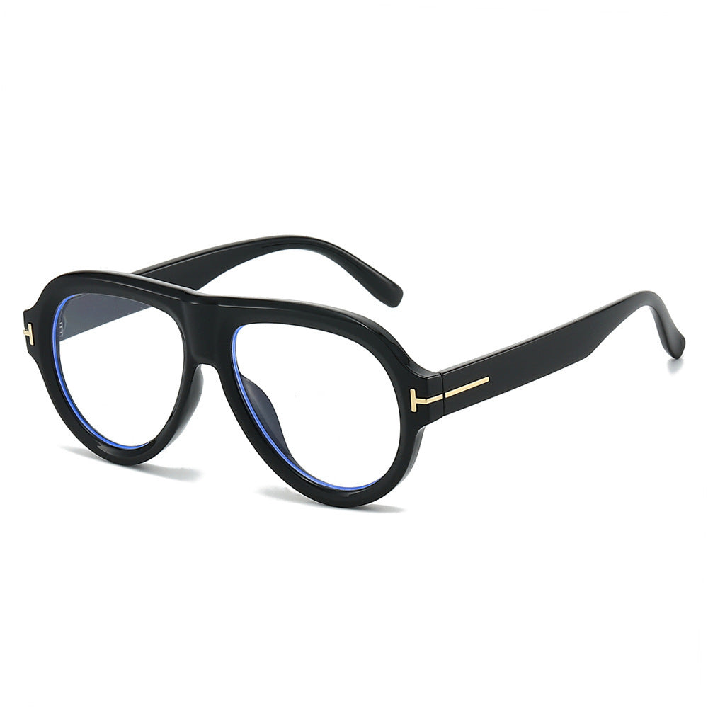 Fashion-Forward Bold Geometric Sunglasses
