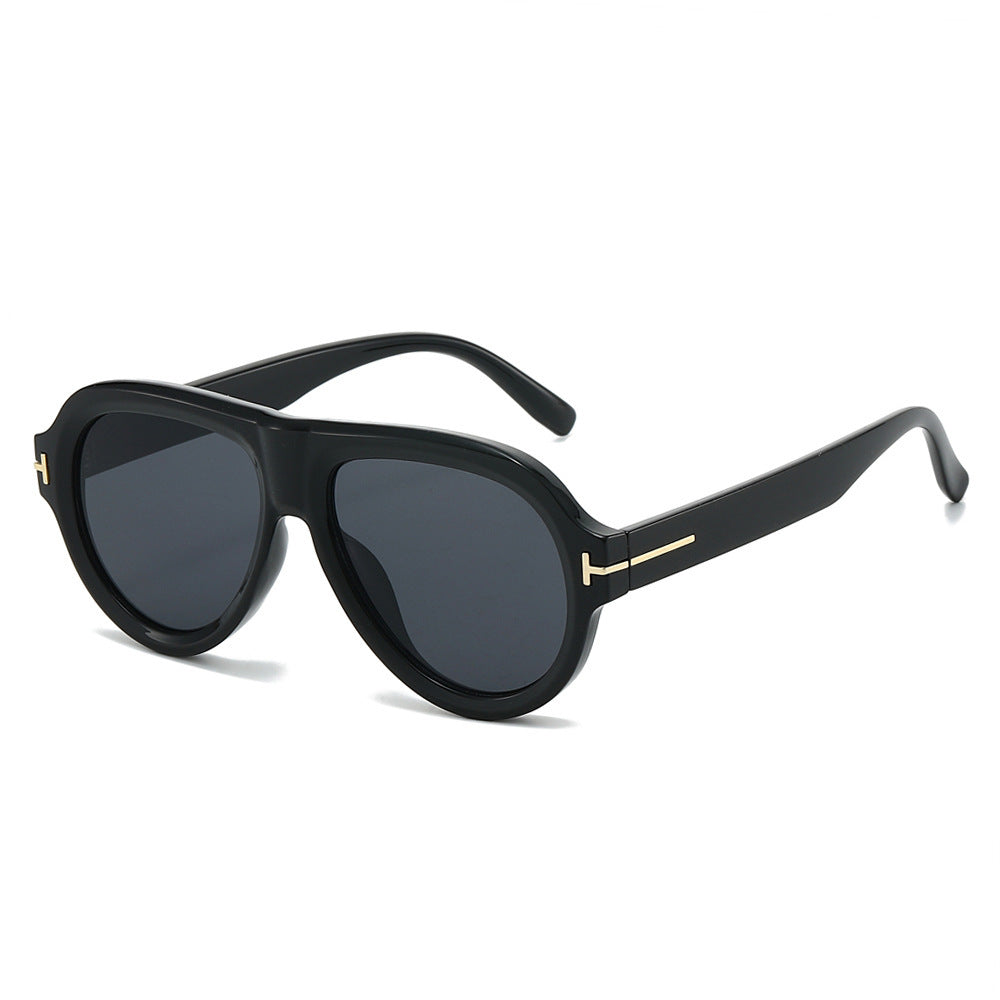 Fashion-Forward Bold Geometric Sunglasses
