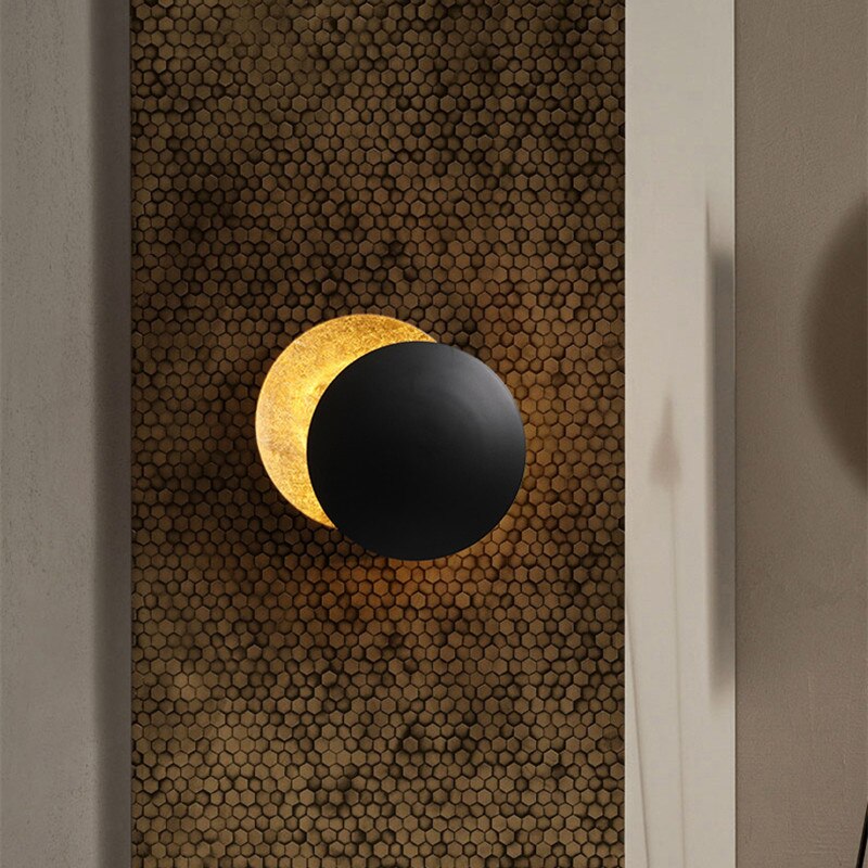 Lunaris Modern Wall Fixture — Solar Eclipse Overlapping Disc Design
